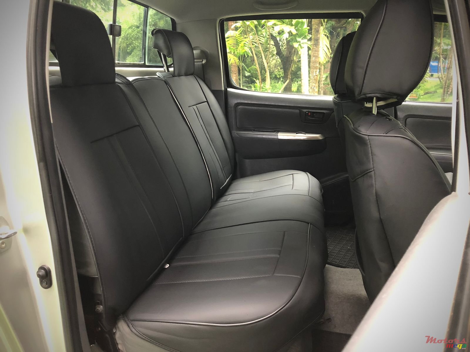 2011' Toyota Hilux 3.0 photo #6