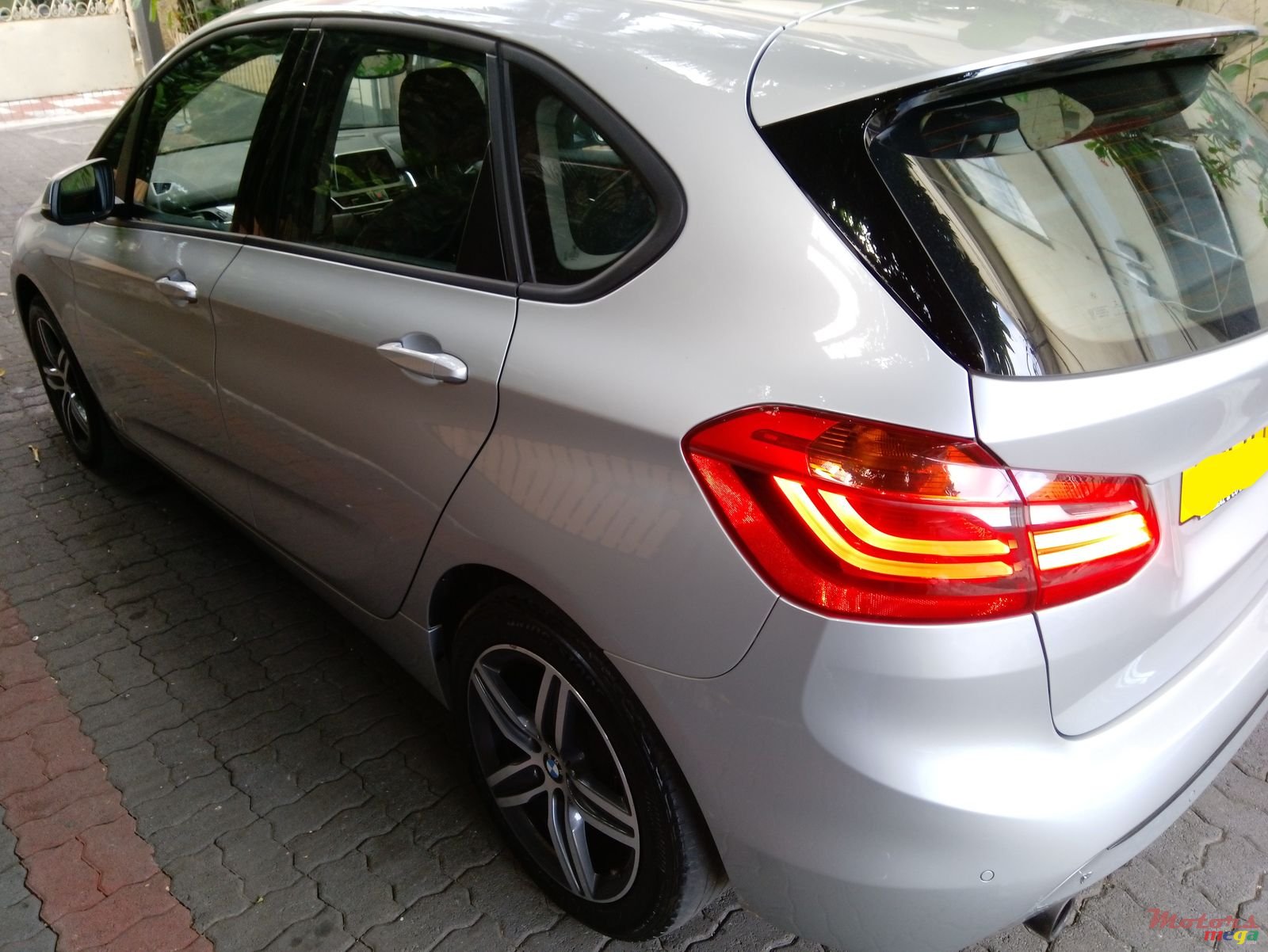 2014' BMW 2 Series active tourer photo #2