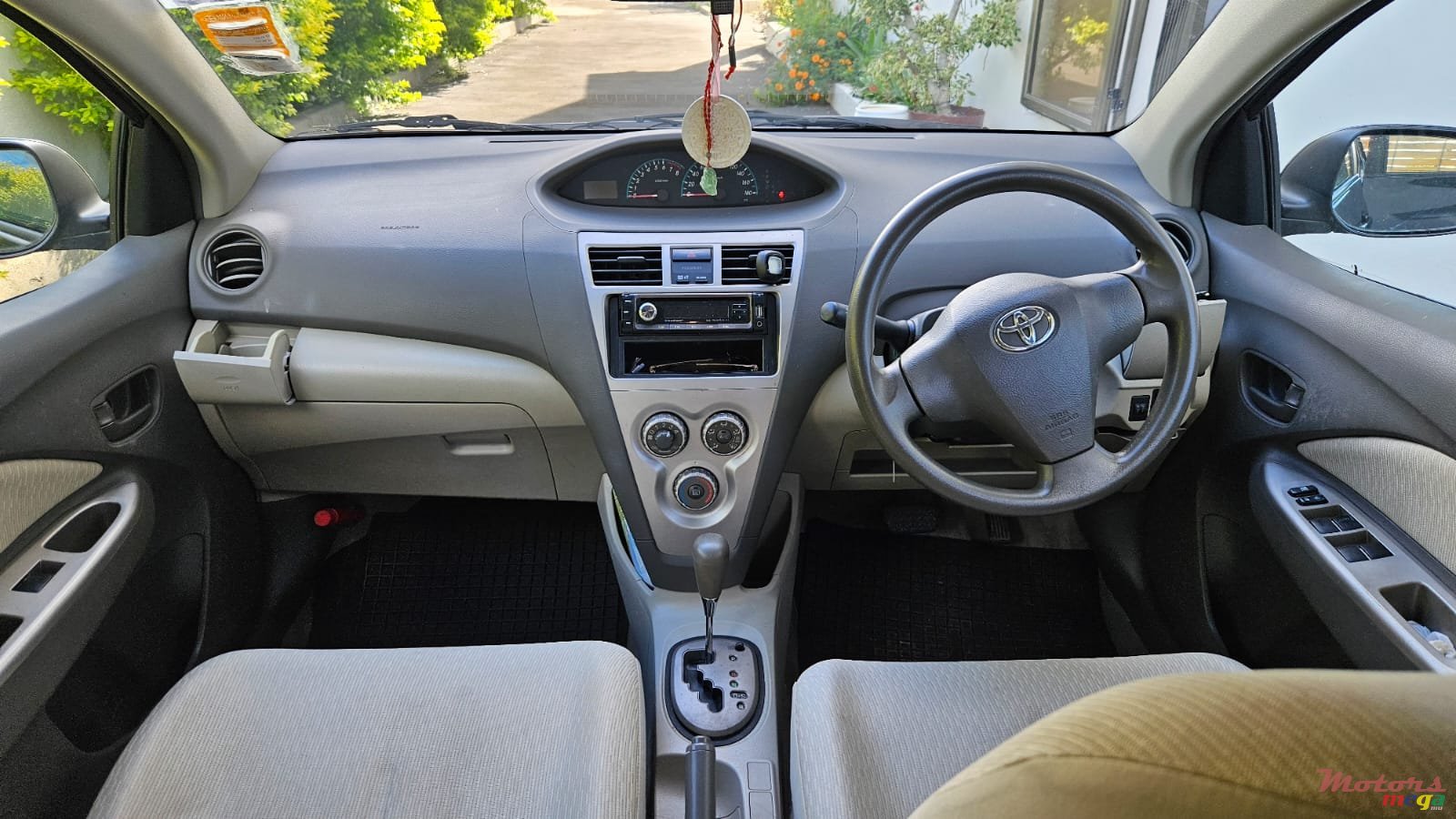 2008' Toyota Belta photo #5