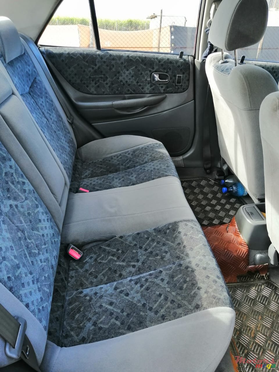 2001' Mazda 323 photo #6