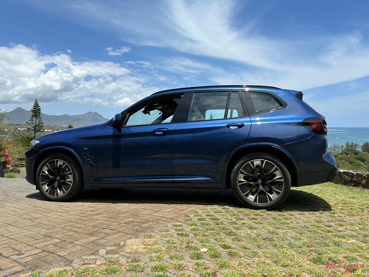 2022' BMW X3 ix3 MSport Impressive Electri photo #2