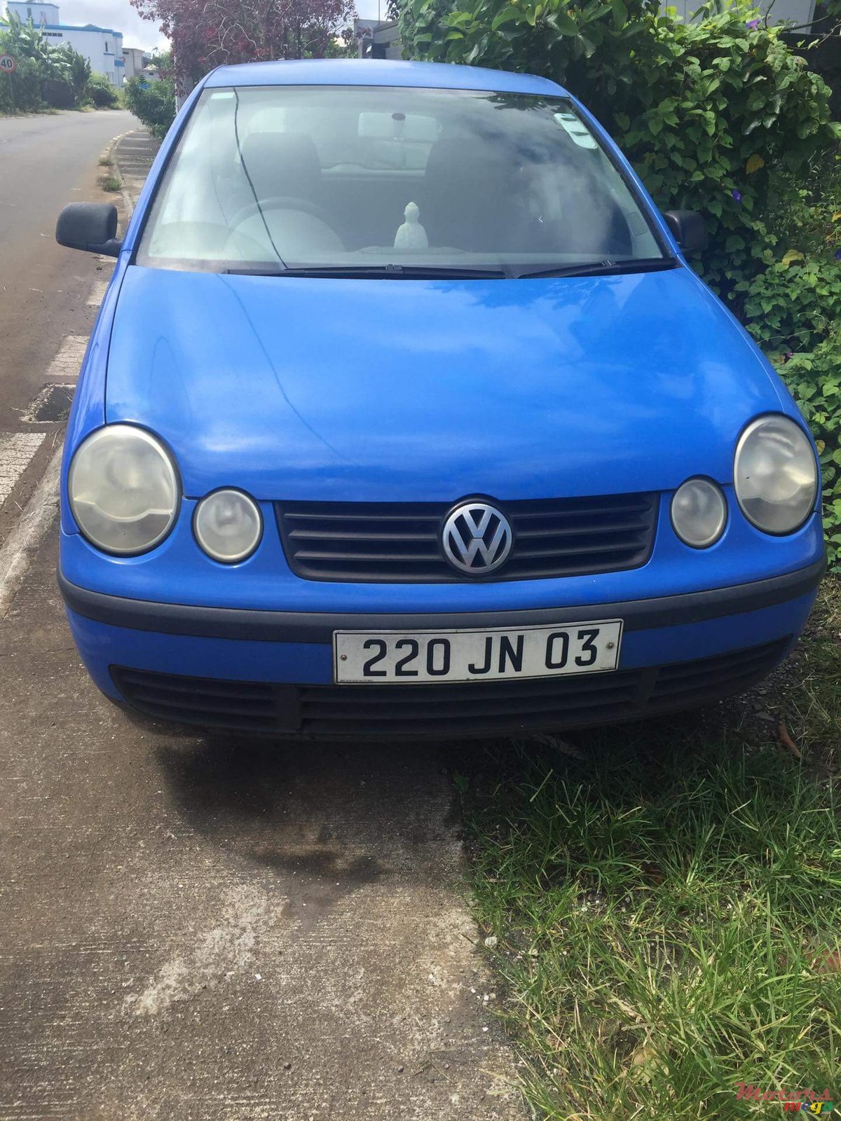 2003' Volkswagen Polo photo #1