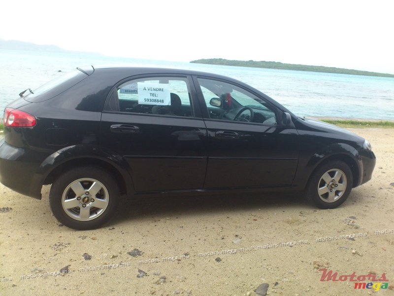 2007' Chevrolet Optra photo #1