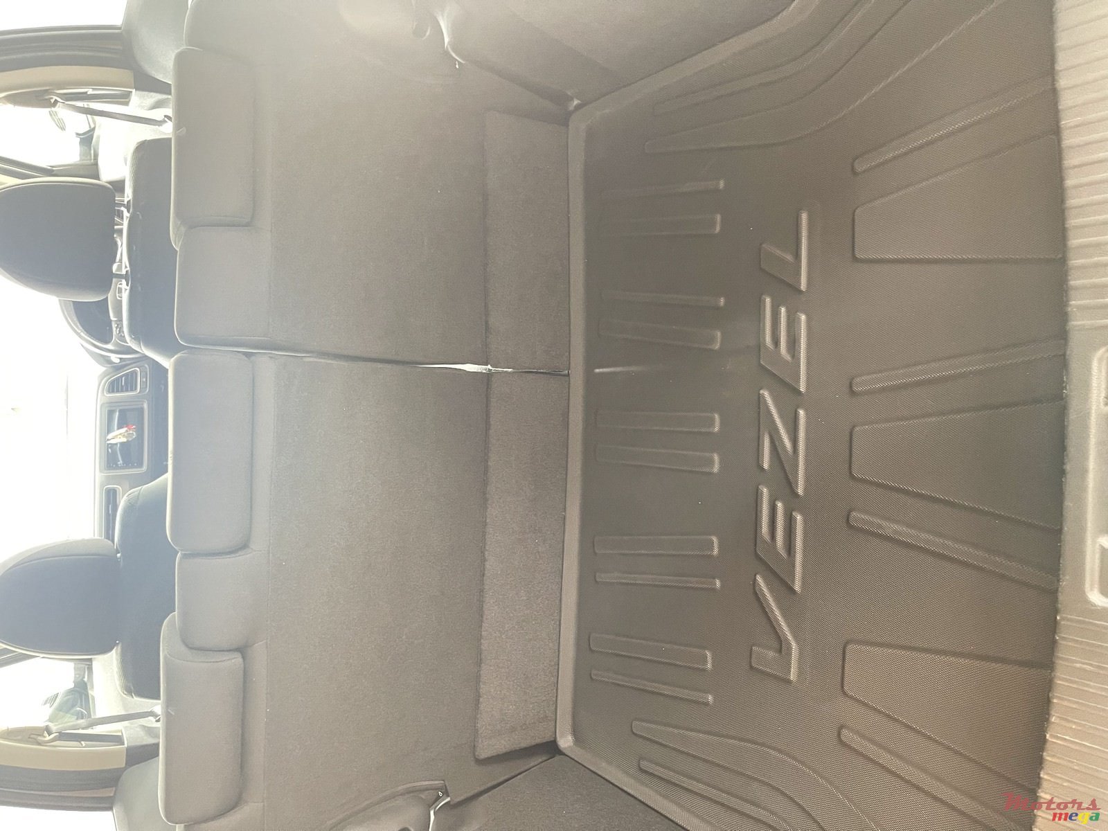 2017' Honda HR-V Vezel photo #6