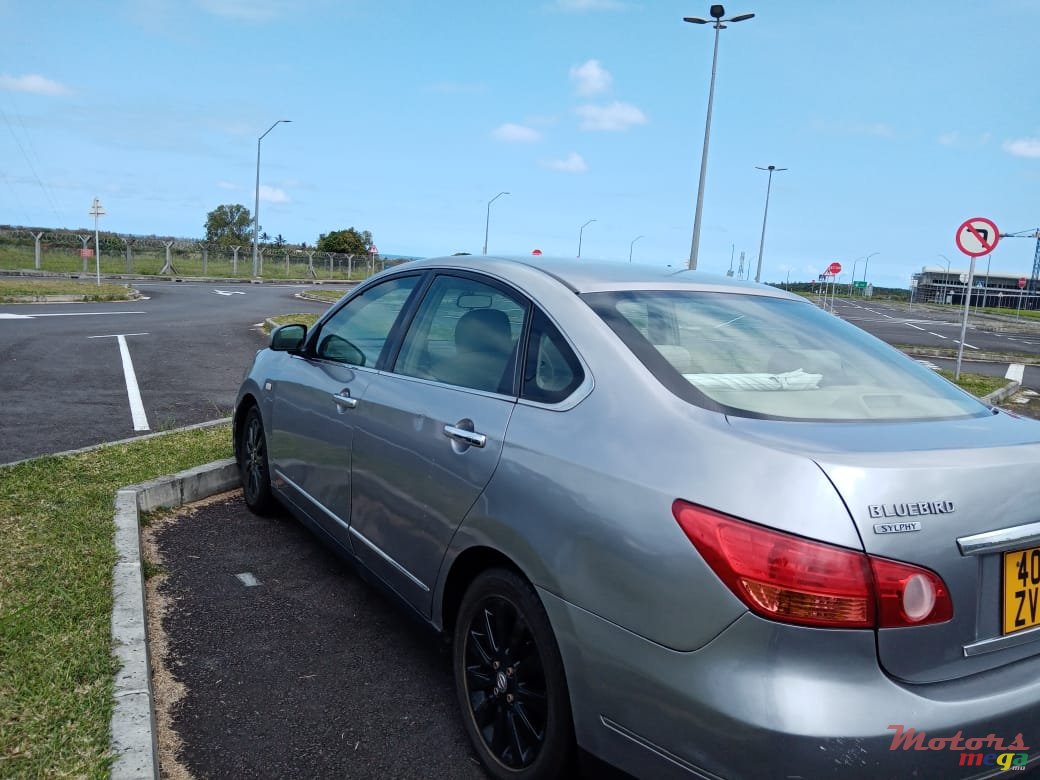 2007' Nissan Bluebird photo #2