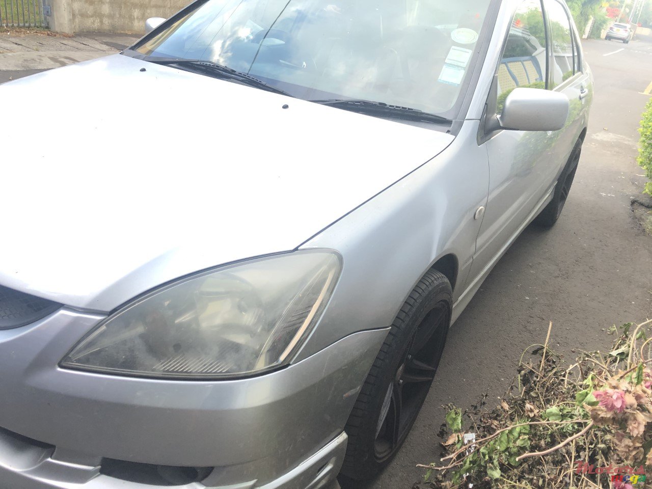 2006' Mitsubishi Lancer photo #2