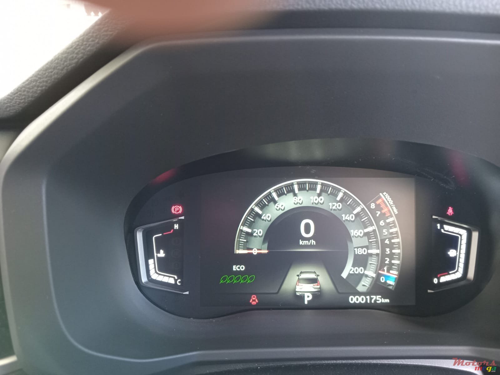 2025' Mitsubishi photo #4