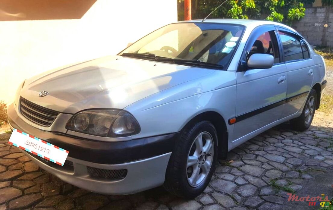 1998' Toyota Corona Gli photo #1