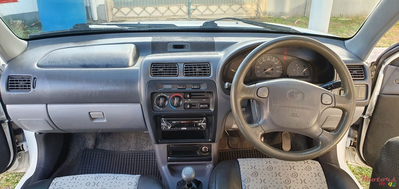 1998' Toyota Starlet reflet photo #2