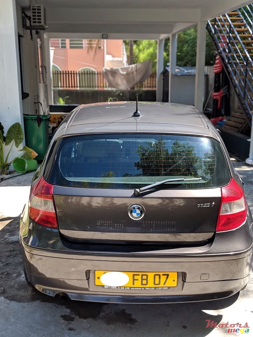 2007' BMW 1 Series photo #2