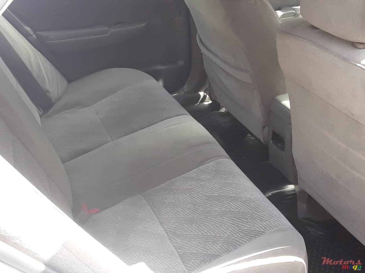 2001' Toyota Premio photo #7