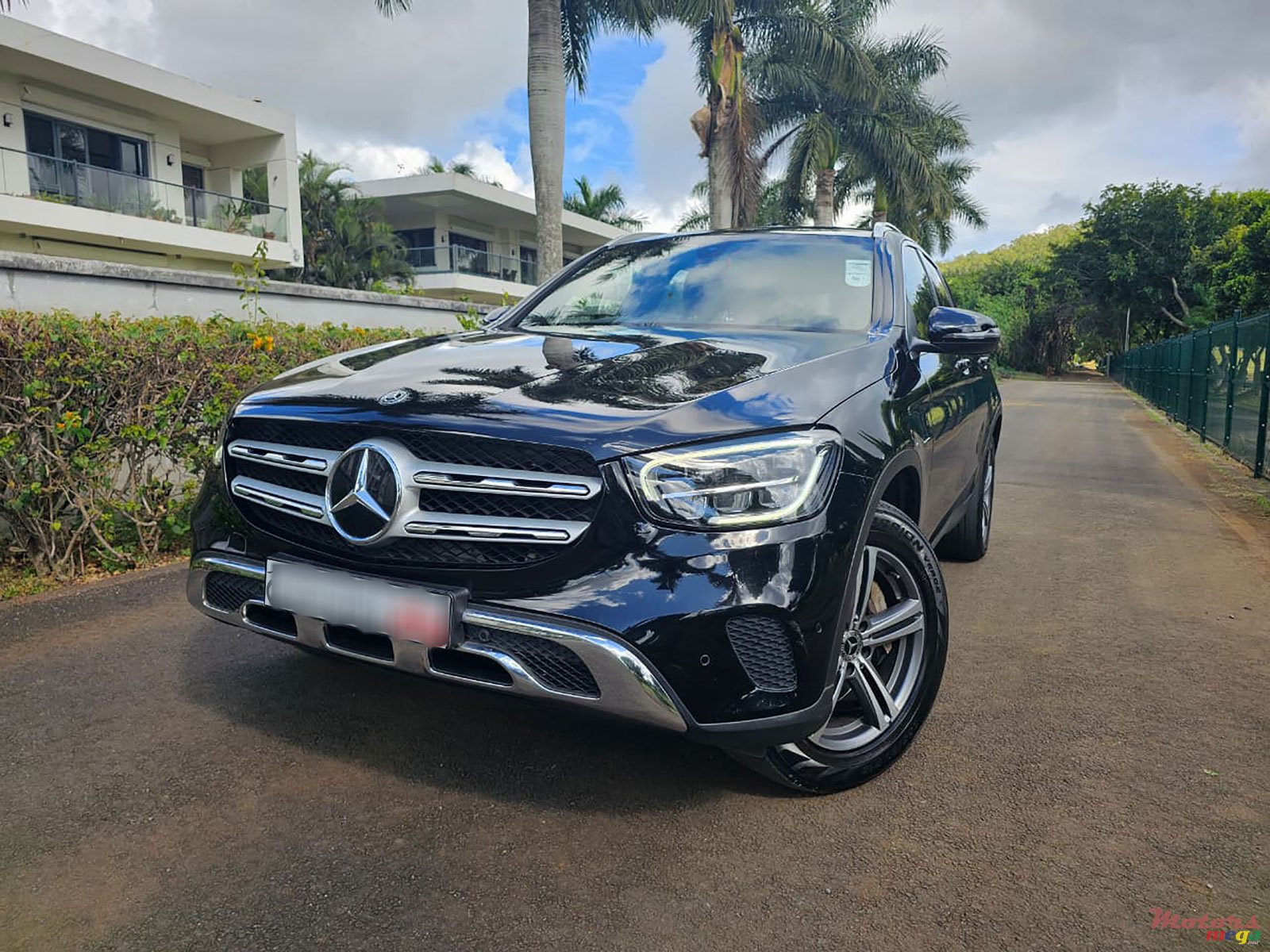 2020' Mercedes-Benz GLC 300e 4matic Avantgarde 2.0 photo #1