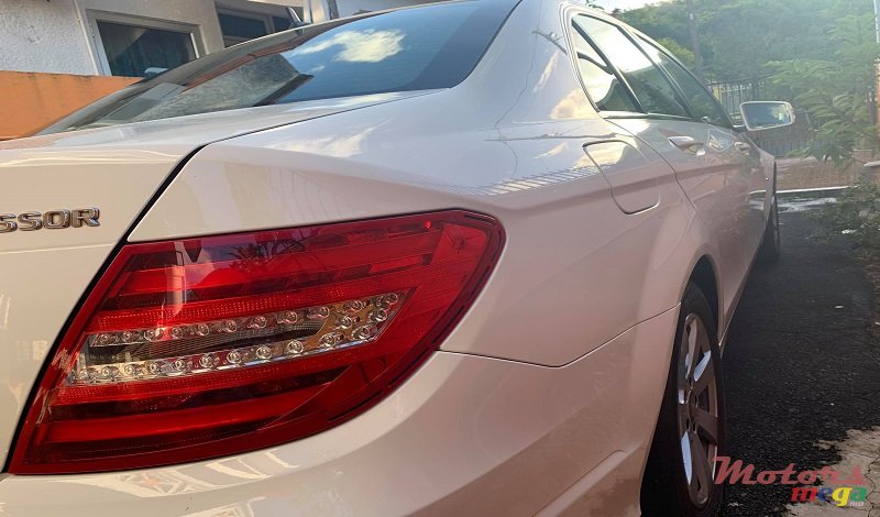 2011' Mercedes-Benz C-Class photo #4