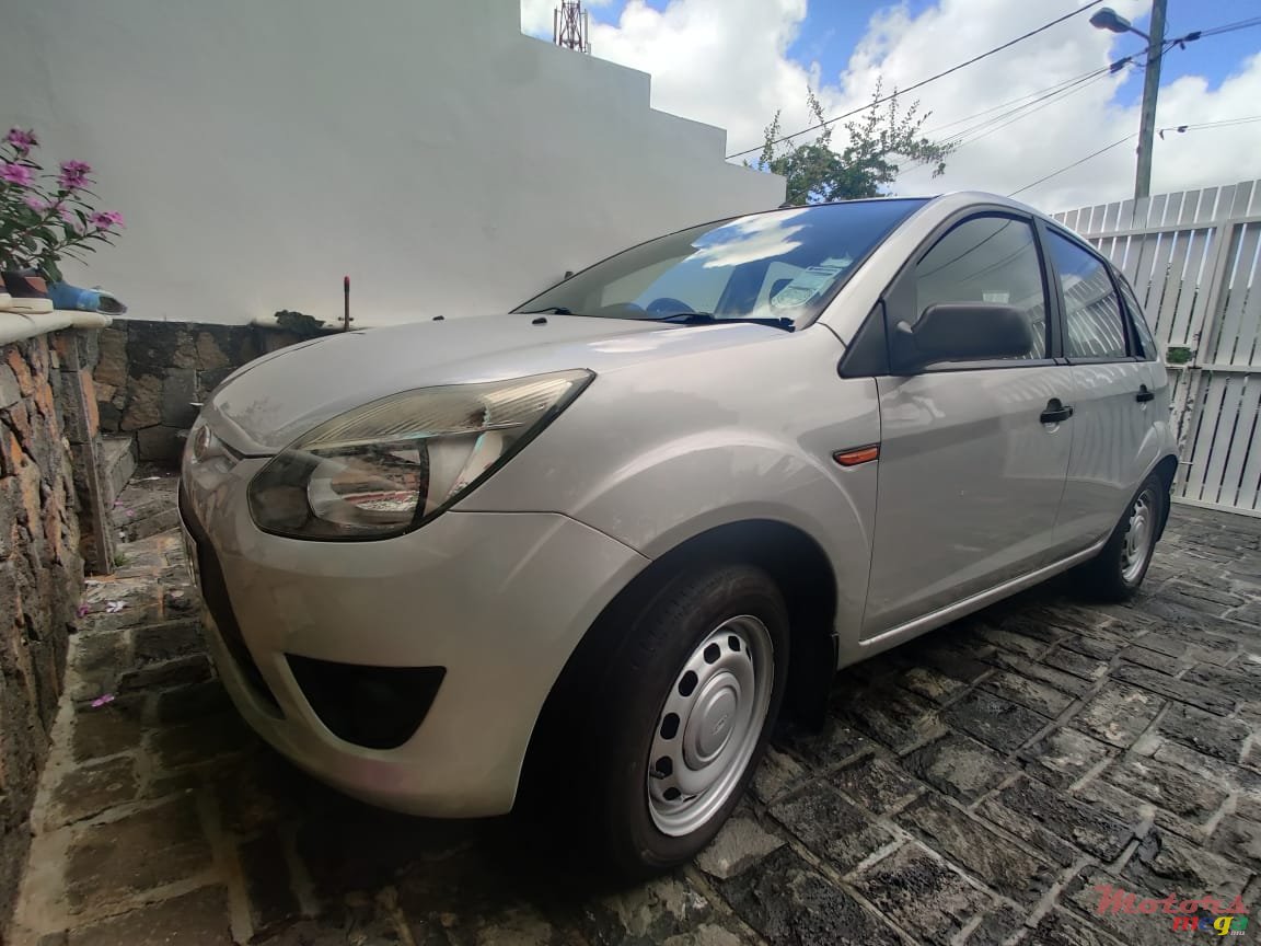2011' Ford Figo photo #3