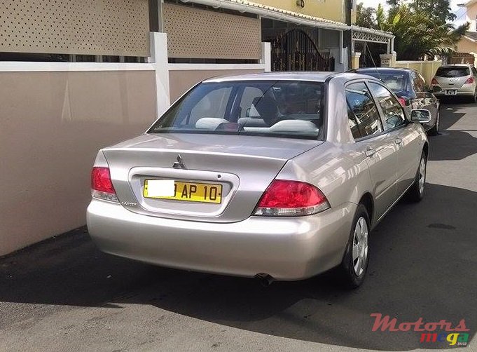 2010' Mitsubishi Lancer photo #2