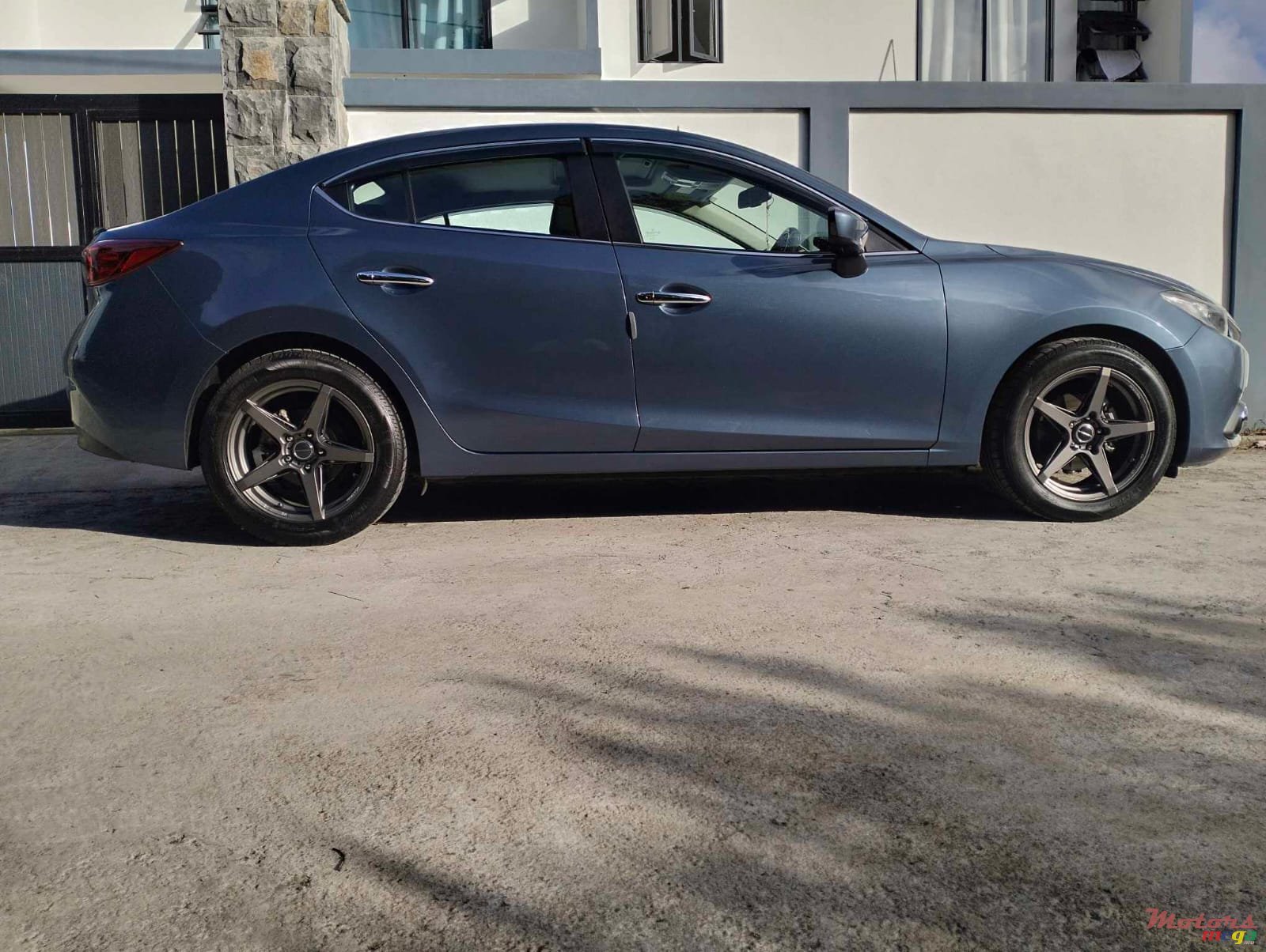 2016' Mazda 3 photo #1