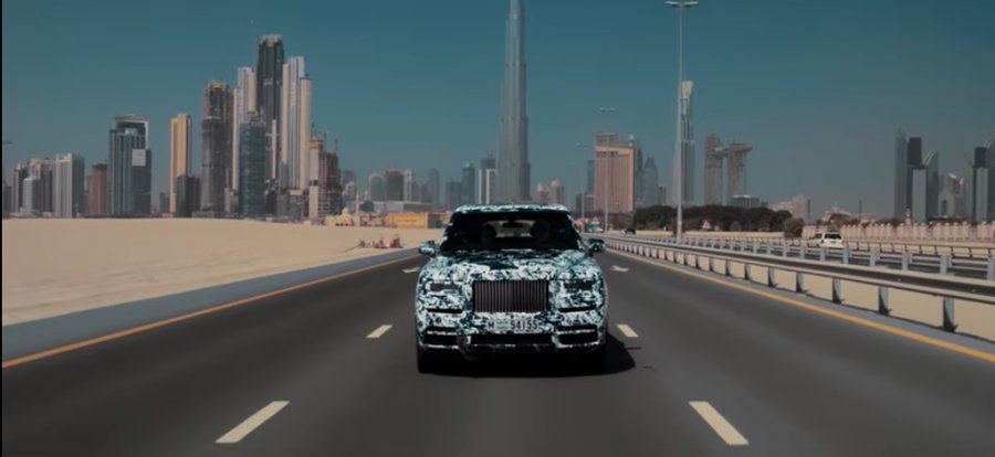 Watch the Rolls-Royce Cullinan tackle the sand dunes outside Dubai