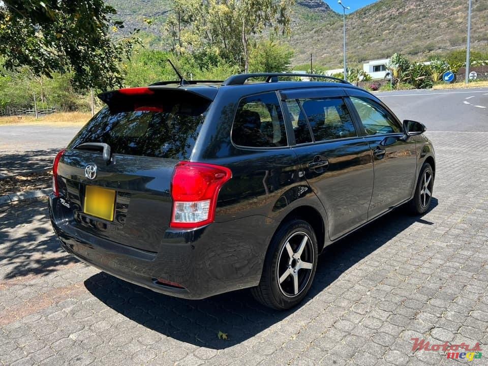 2013' Toyota Fielder photo #3