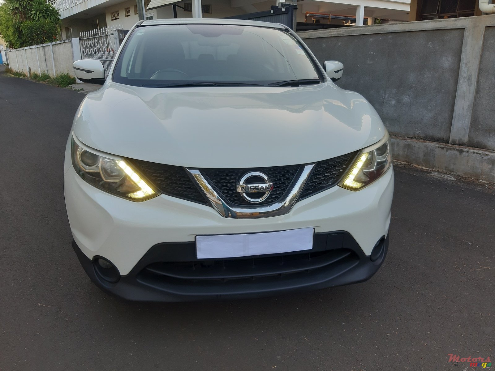 2015' Nissan Qashqai Acenta photo #1