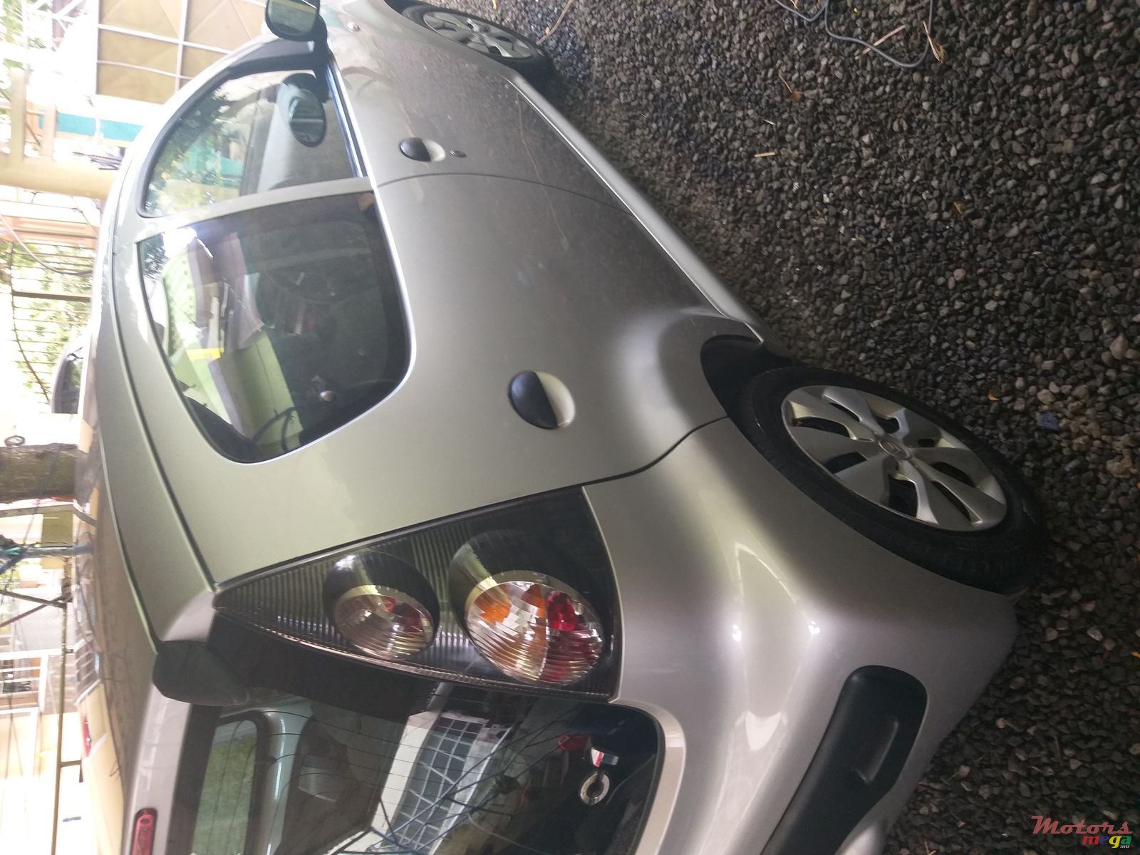 2012' Citroen C1 photo #3