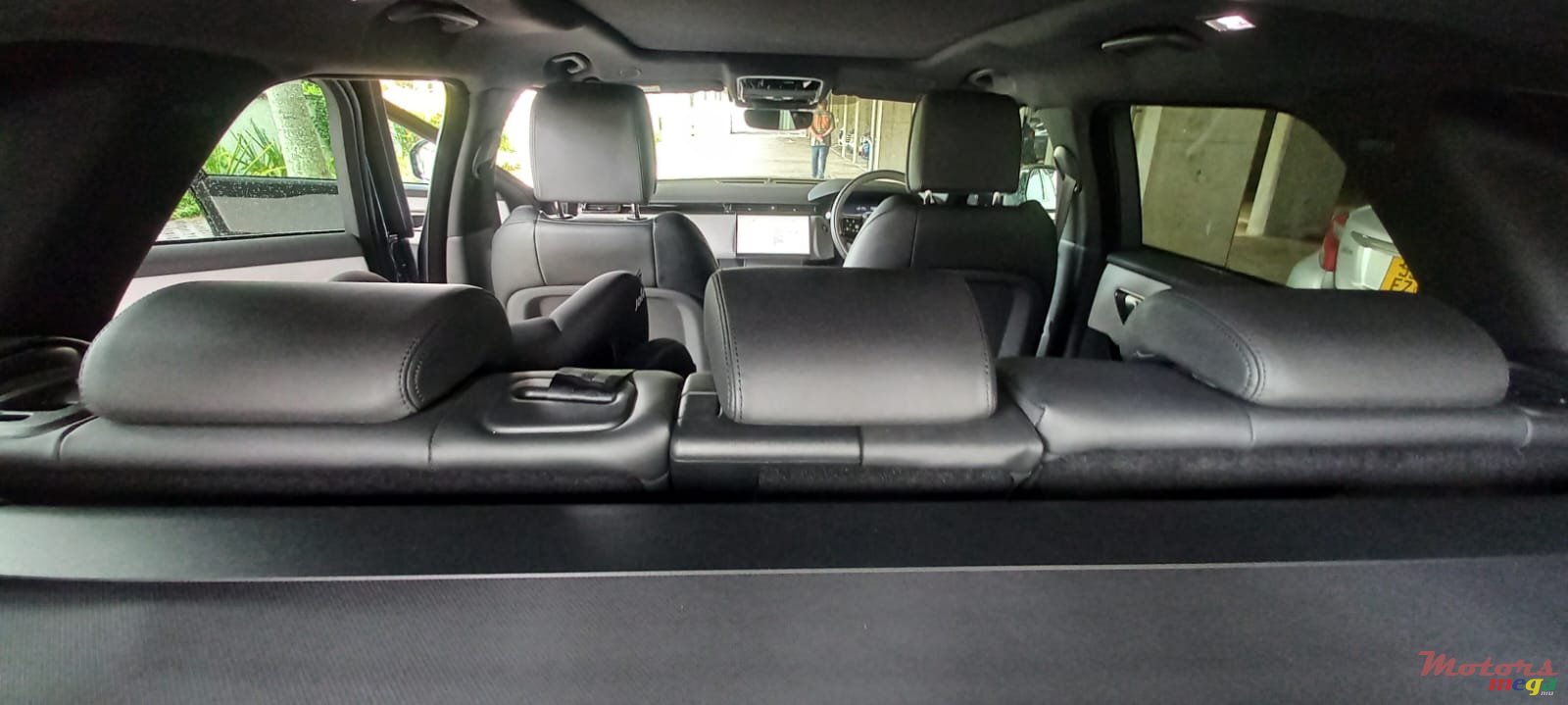 2024' Land Rover Range Rover Velar photo #6