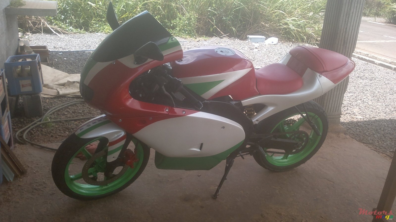 2001' Aprilia photo #1