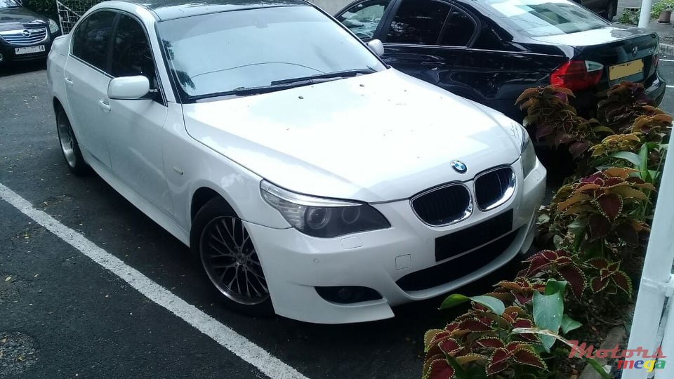 2005' BMW 520 photo #1