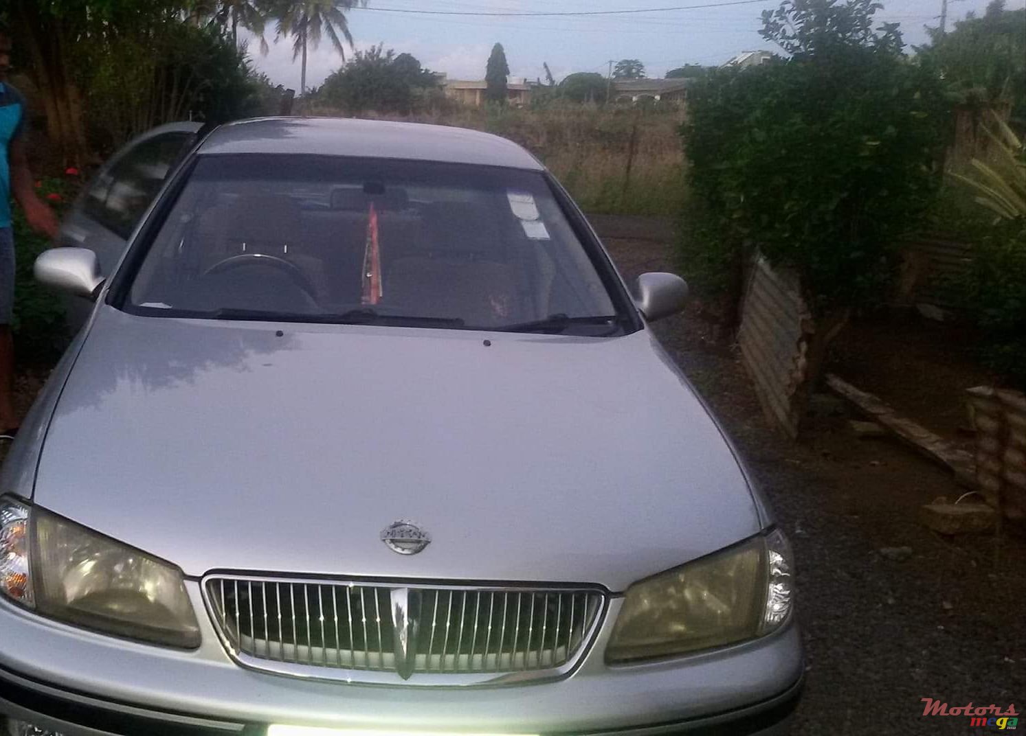 2001' Nissan Sunny photo #2