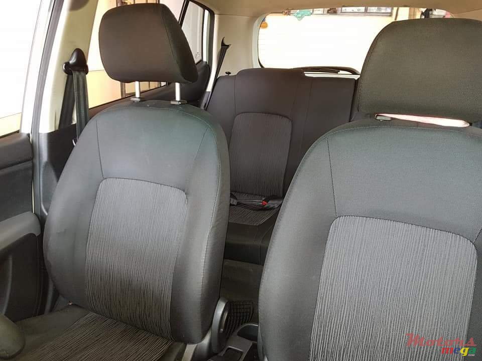 2012' Hyundai i10 photo #2