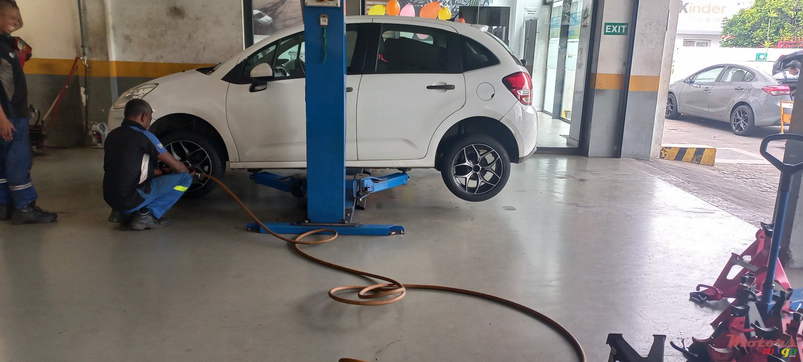 2010' Citroen photo #2