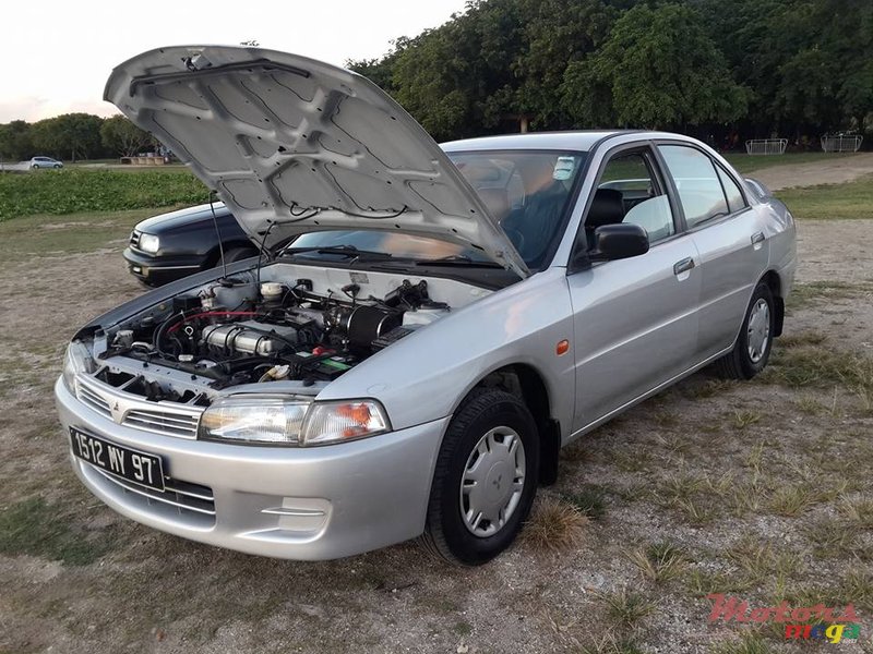 1997' Mitsubishi Lancer GLX photo #5