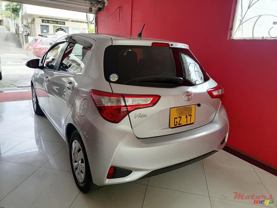 2017' Toyota Vitz photo #4