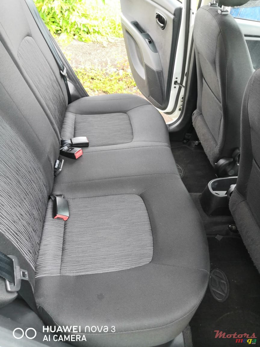 2012' Hyundai i10 photo #3