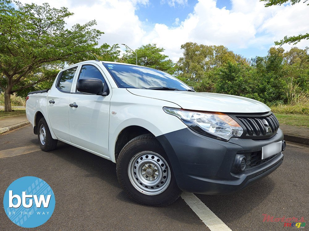 2020' Mitsubishi L 200 Double Cab 4X2 Pick UP photo #1
