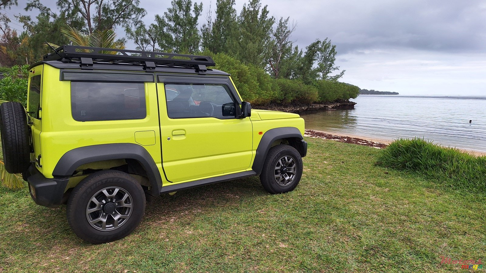 2022' Suzuki Jimny photo #2
