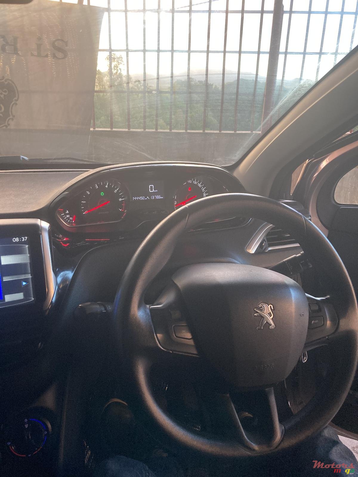 2013' Peugeot 208 photo #7