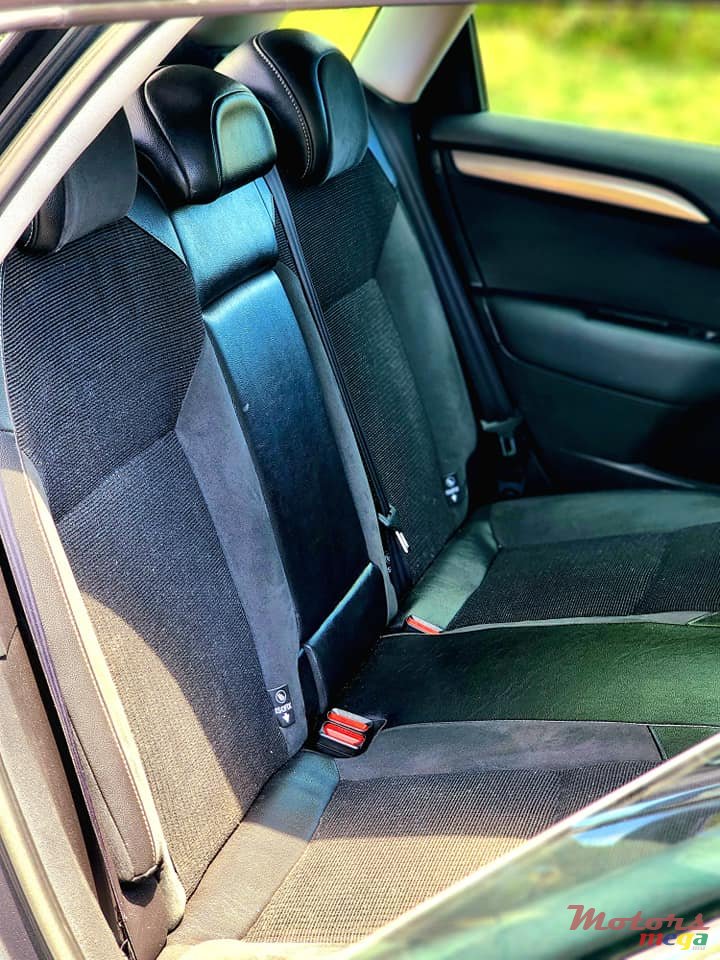 2014' Citroen C4 photo #7