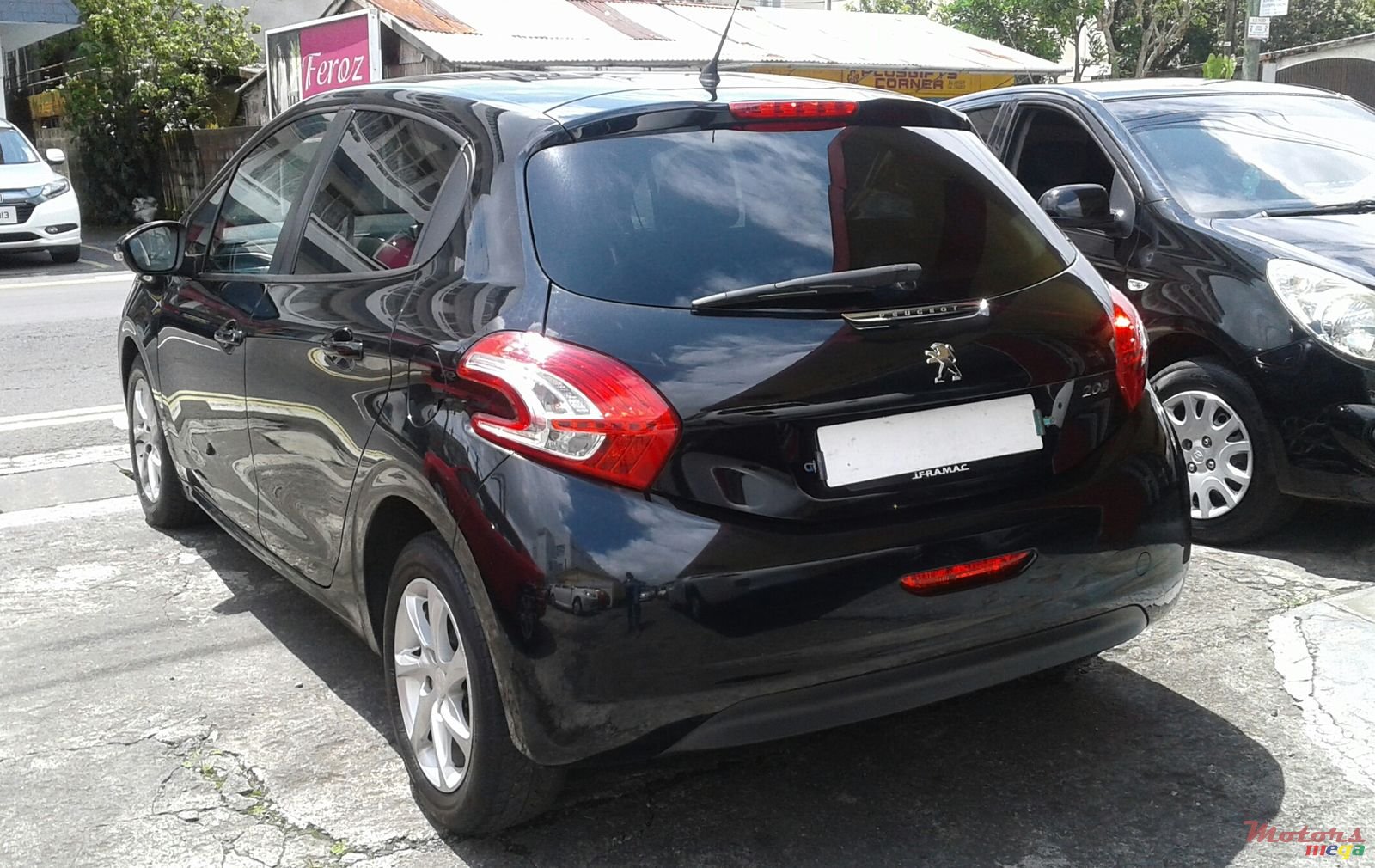 2013' Peugeot 208 photo #3