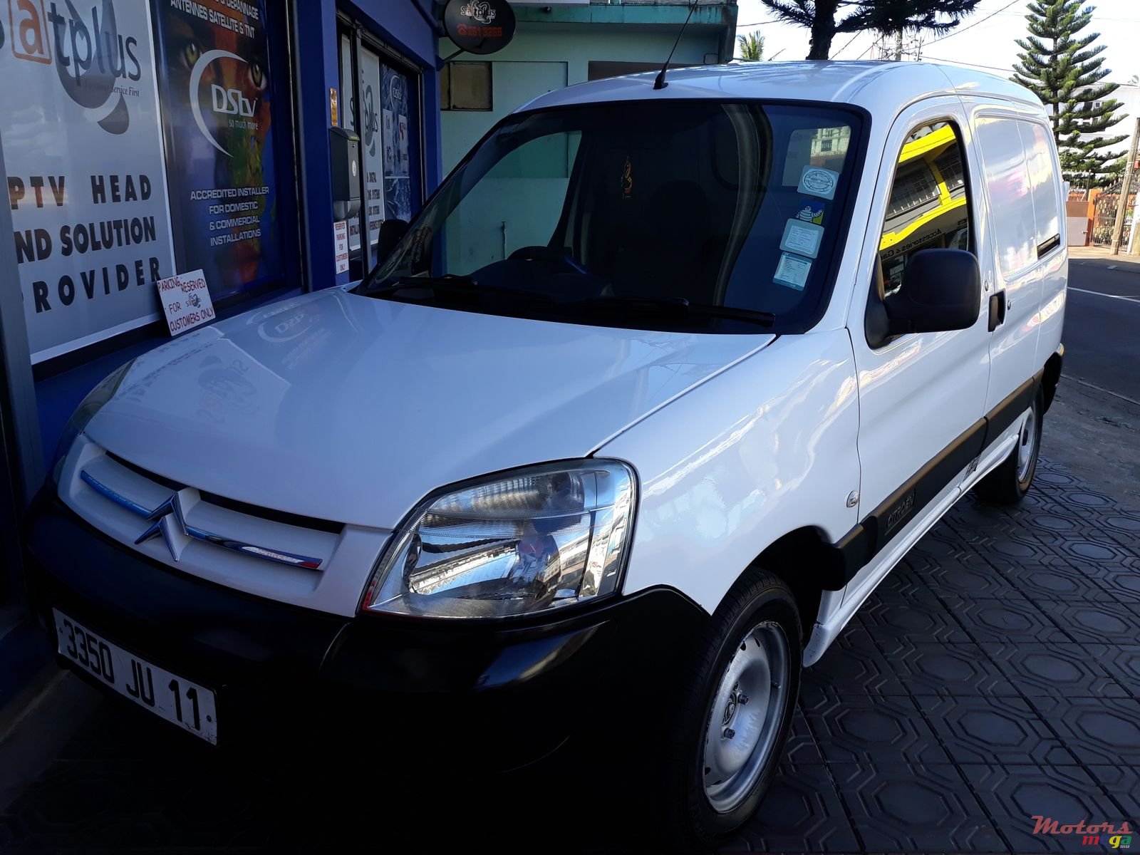 2011' Citroen Berlingo photo #1