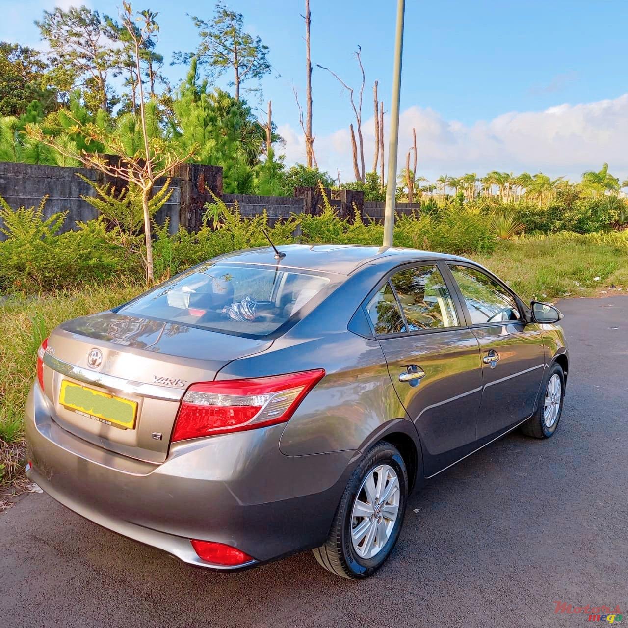 2014' Toyota Yaris photo #6