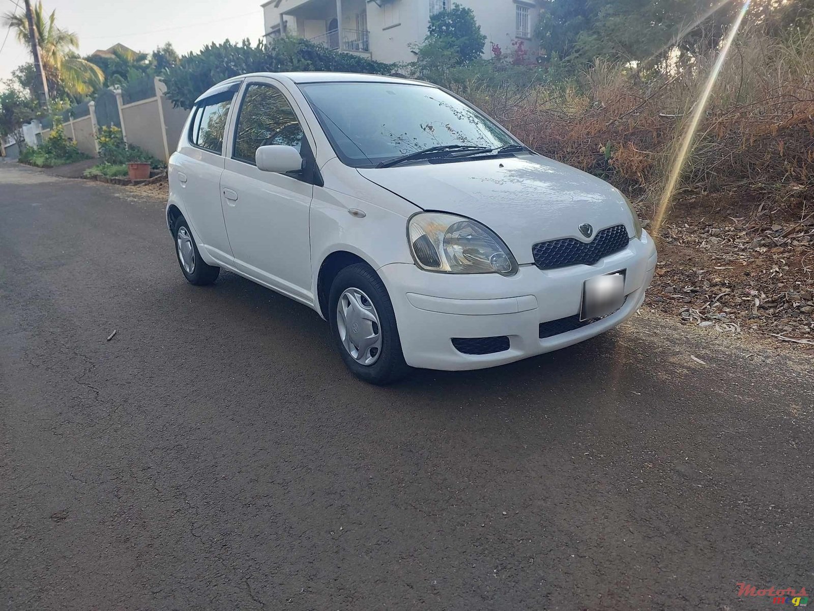 2003' Toyota Vitz SCP10 photo #1