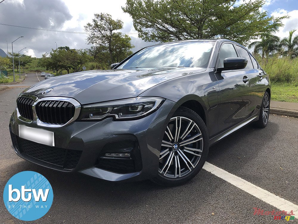 2020' BMW 3 Series 330e M Sport Pack photo #4