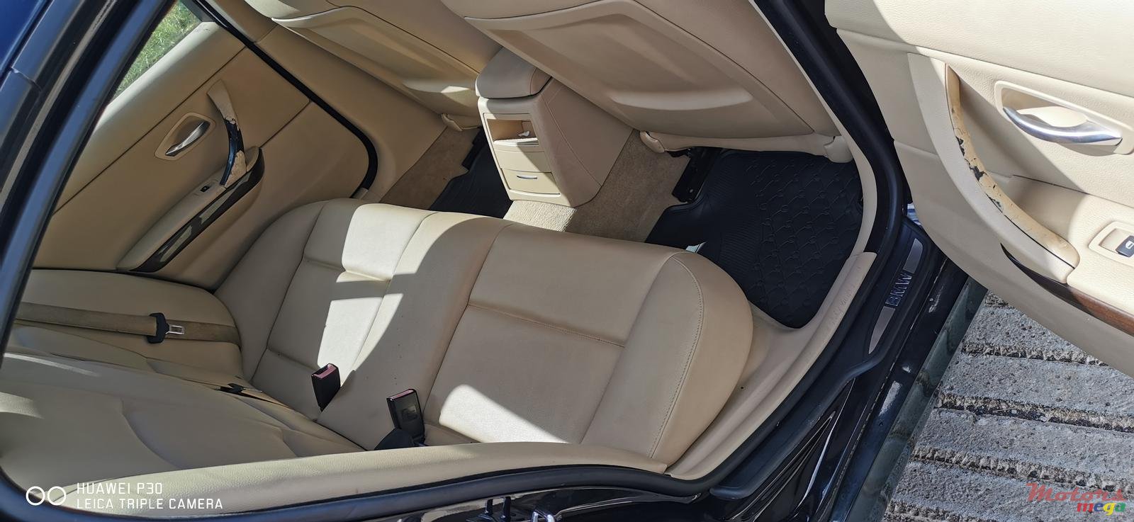 2009' BMW 320 photo #7