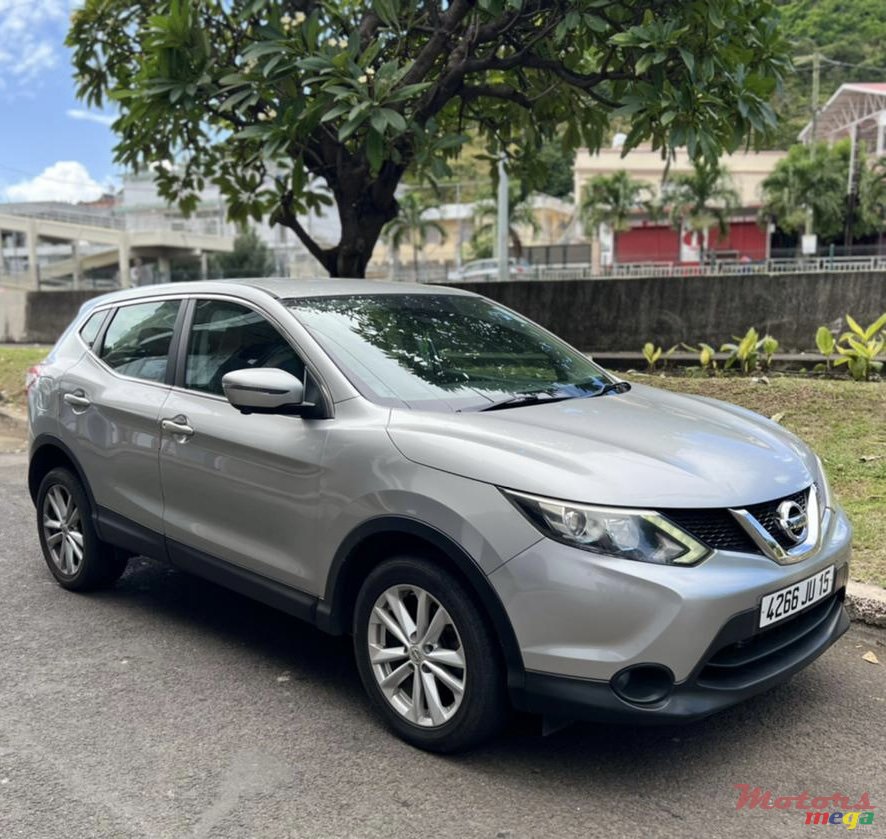 2015' Nissan photo #2