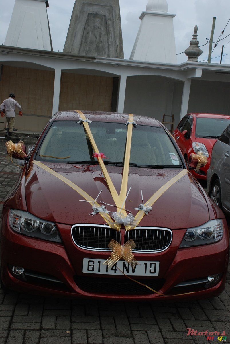 2010' BMW 3 Series photo #1