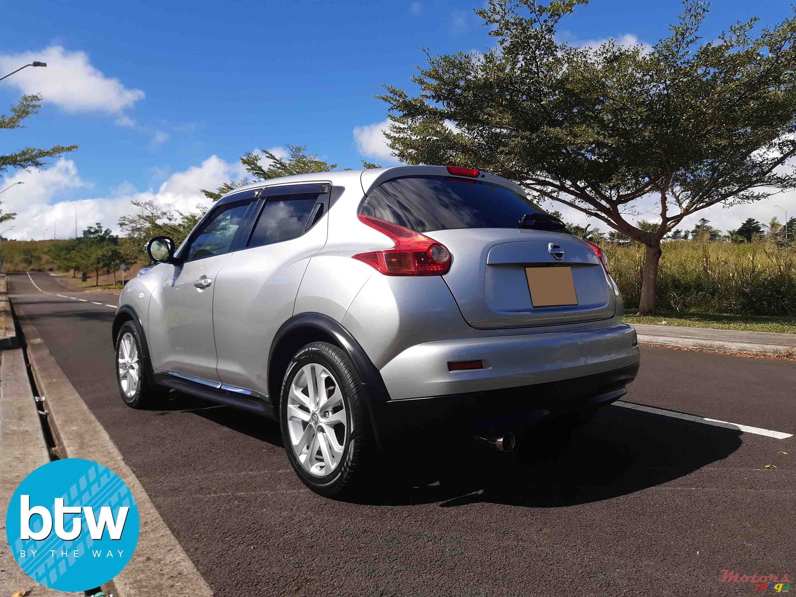 2012' Nissan Juke photo #3