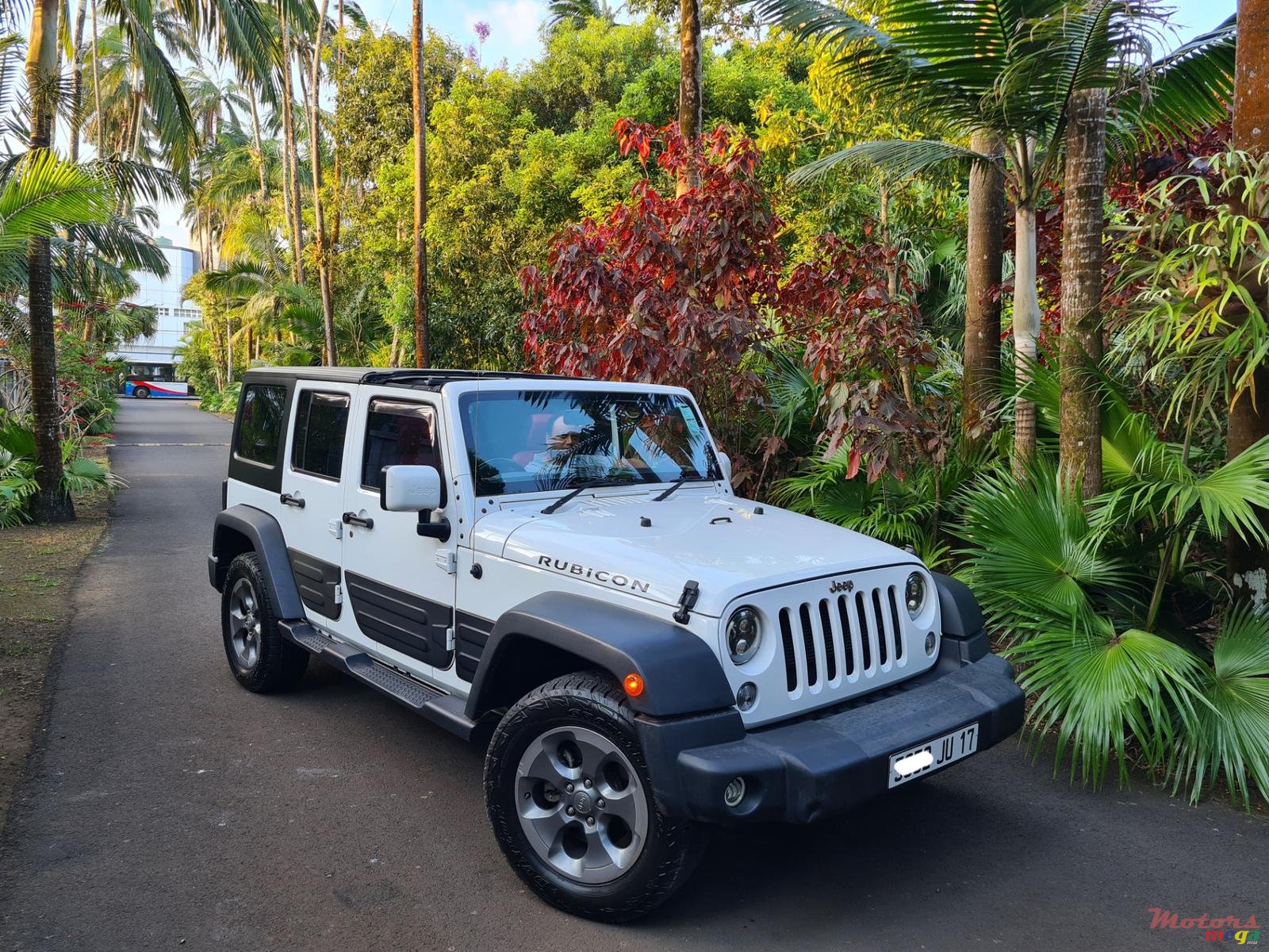 2017' Jeep Wrangler Rubicon unlimited photo #1