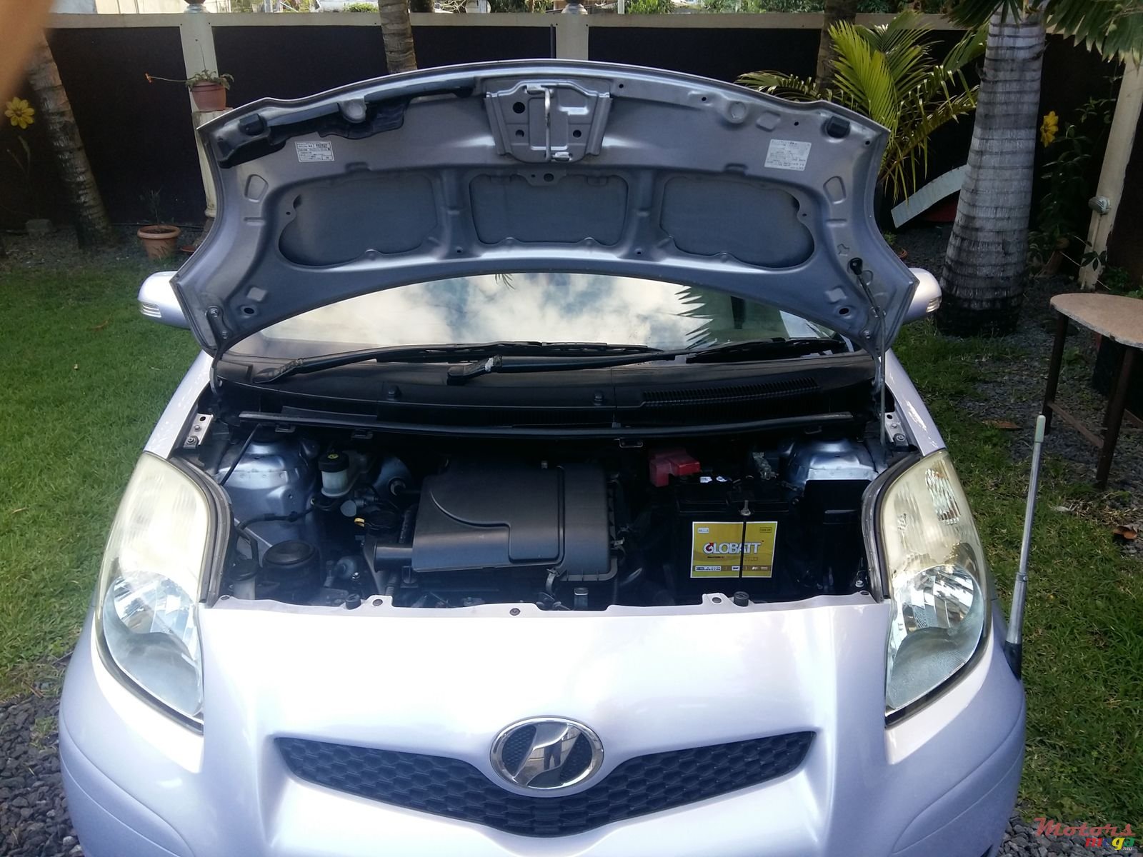 2009' Toyota Vitz photo #6