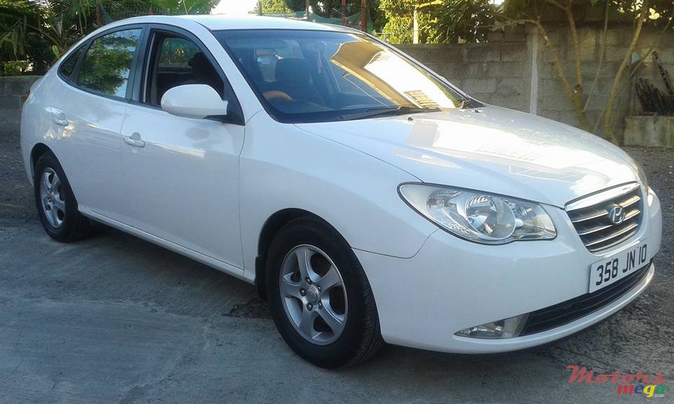 2010' Hyundai Elantra photo #2