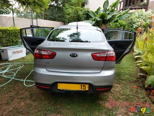 2015' Kia Rio Saloon photo #7